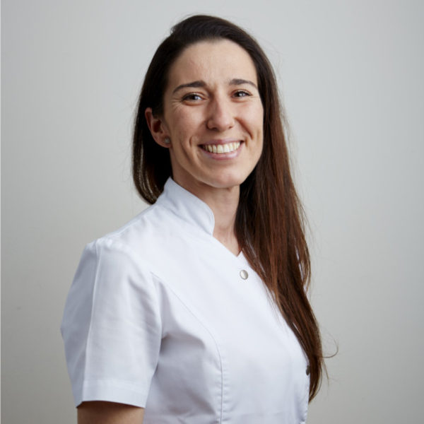 Marta Sandoval Alonso Auxiliar de Clínica Clínica Lombardía